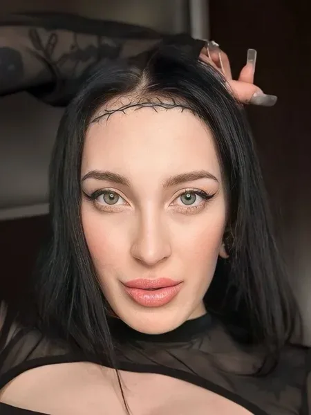 Sarah Black 🖤