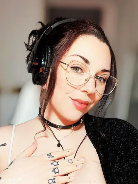 🟢Leah Von Noire