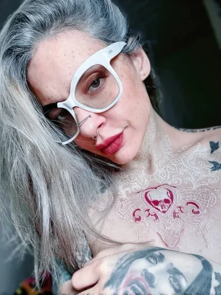 Vanp 🖤 split tongue &amp; Custom queen 👸
