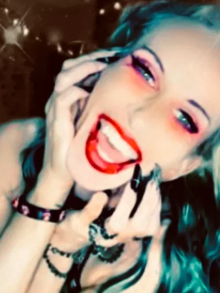 𝕹𝖎𝖓𝖊 𝕸𝖆𝖘𝖙𝖊𝖗𝖘 ᵃᵏᵃ TheAlienQueen