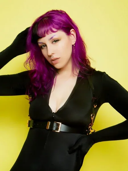 Vi