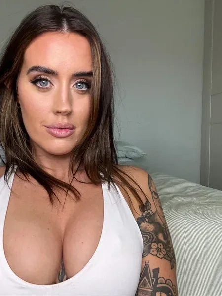 ♡Jessica Carter┋𝐄𝐱𝐩𝐥𝐢𝐜𝐢𝐭. 𝐄𝐱𝐩𝐞𝐫𝐢𝐞𝐧𝐜𝐞𝐝 ♡