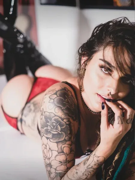 Dread Hot 💦 ORGY QUEEN