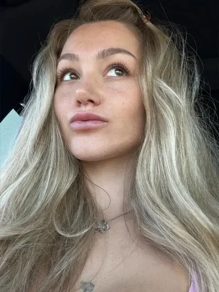 Heidi Grey RATED#1 SEXY BLONDE OF page 🍑