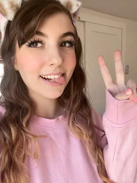 shy aka lia